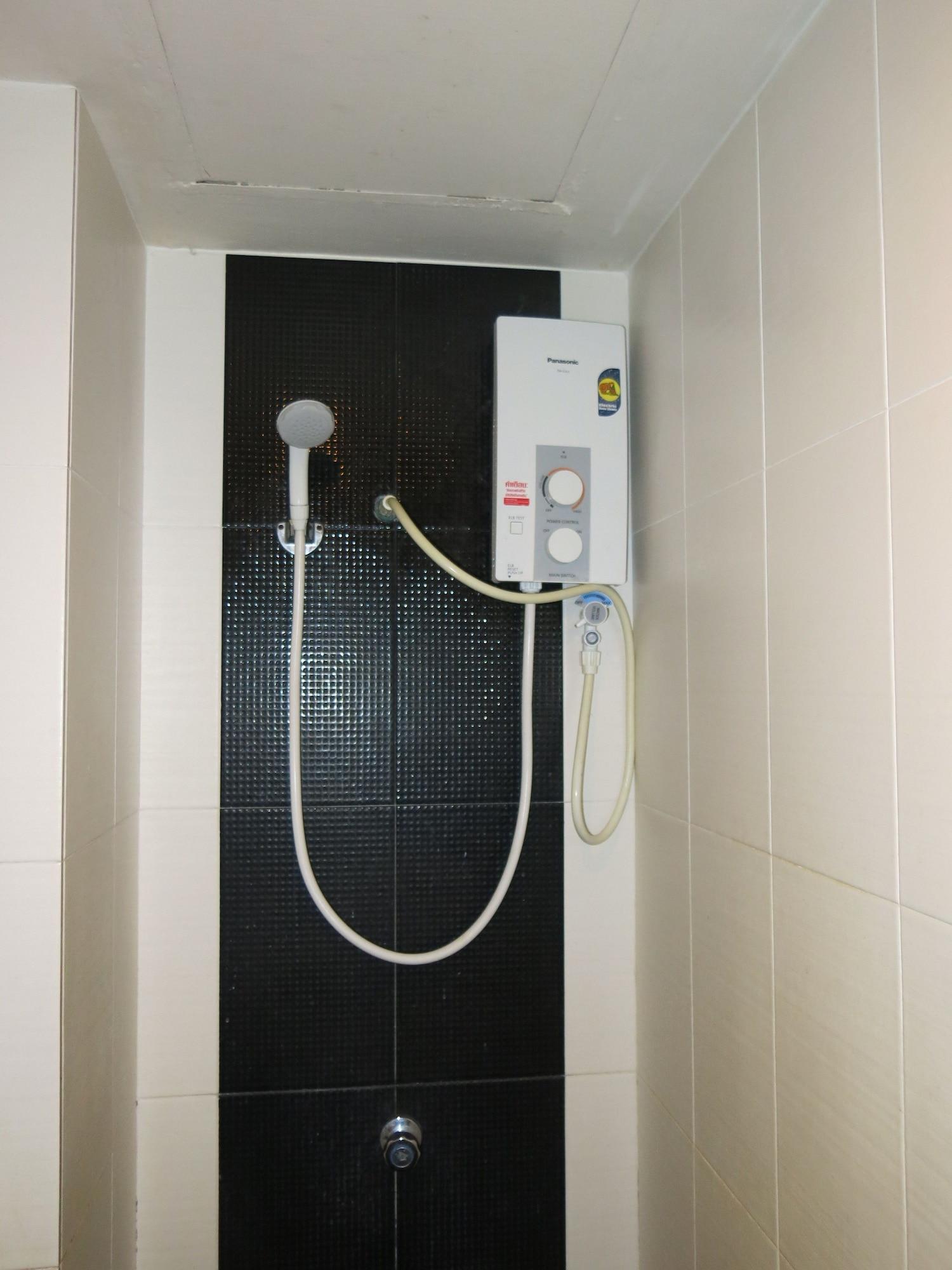 Rome Place Hotel Phuket Esterno foto