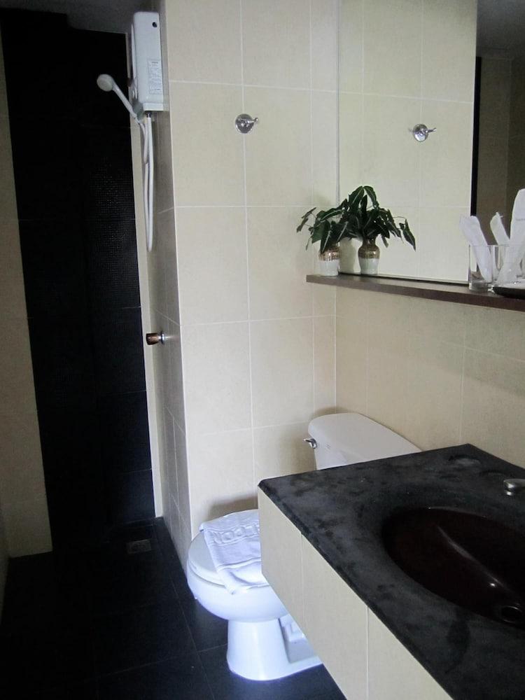 Rome Place Hotel Phuket Esterno foto
