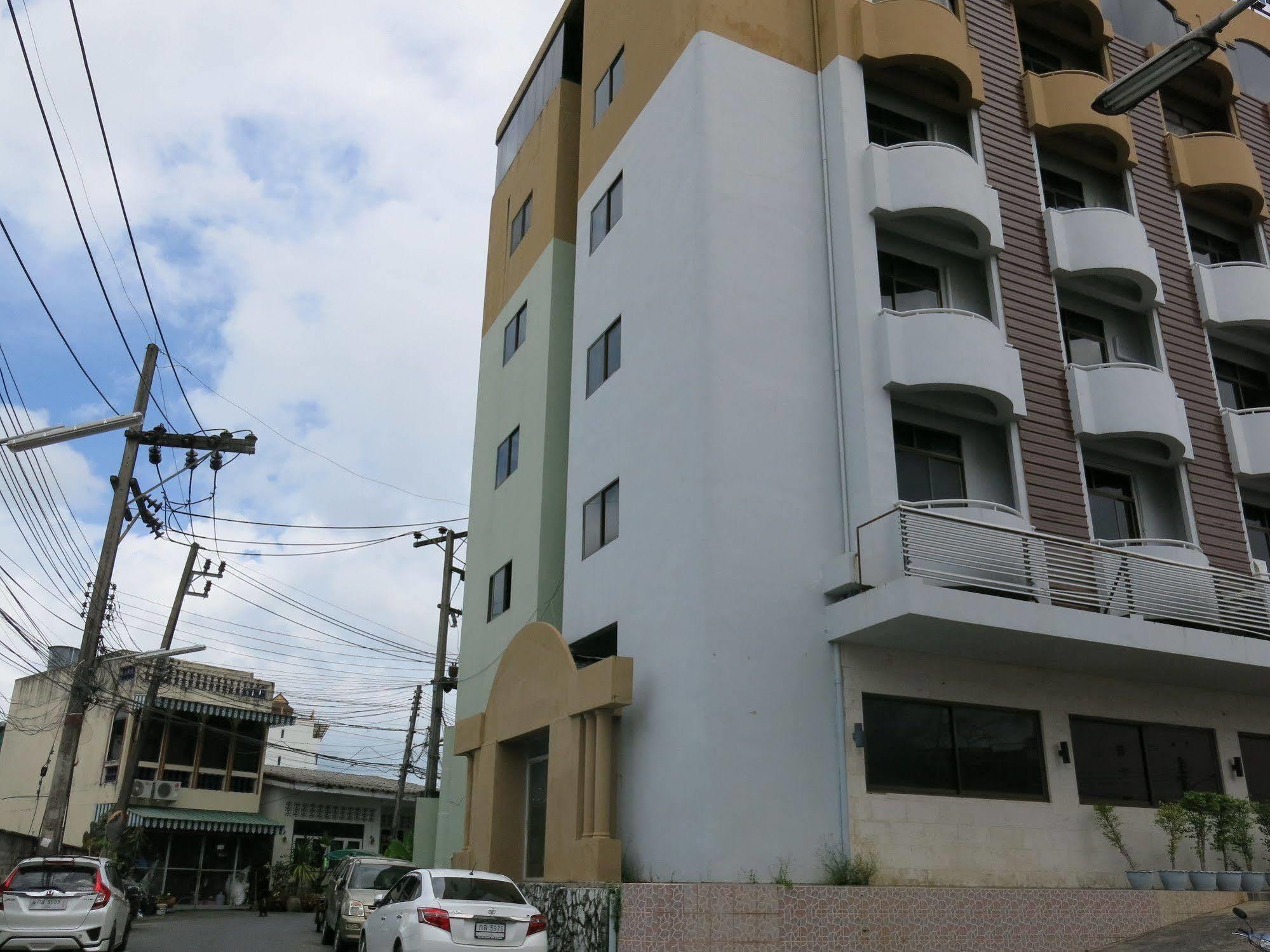 Rome Place Hotel Phuket Esterno foto