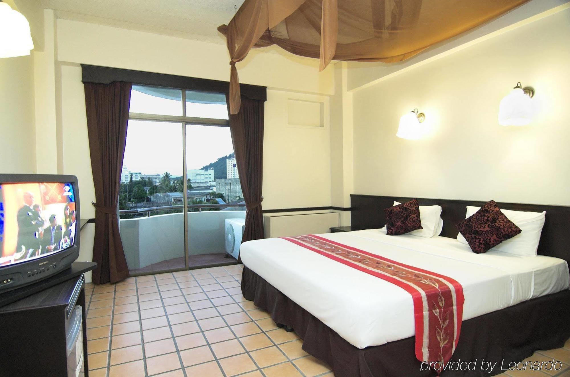 Rome Place Hotel Phuket Esterno foto