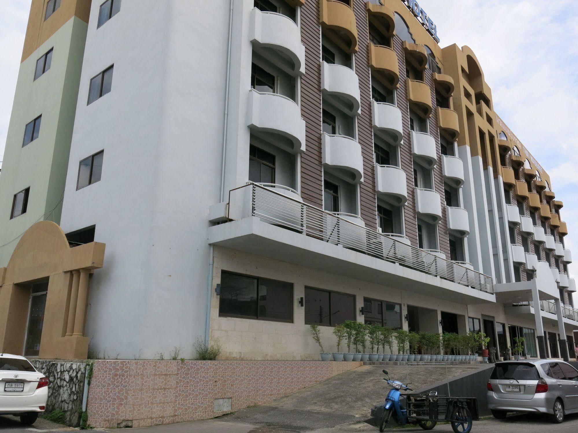 Rome Place Hotel Phuket Esterno foto