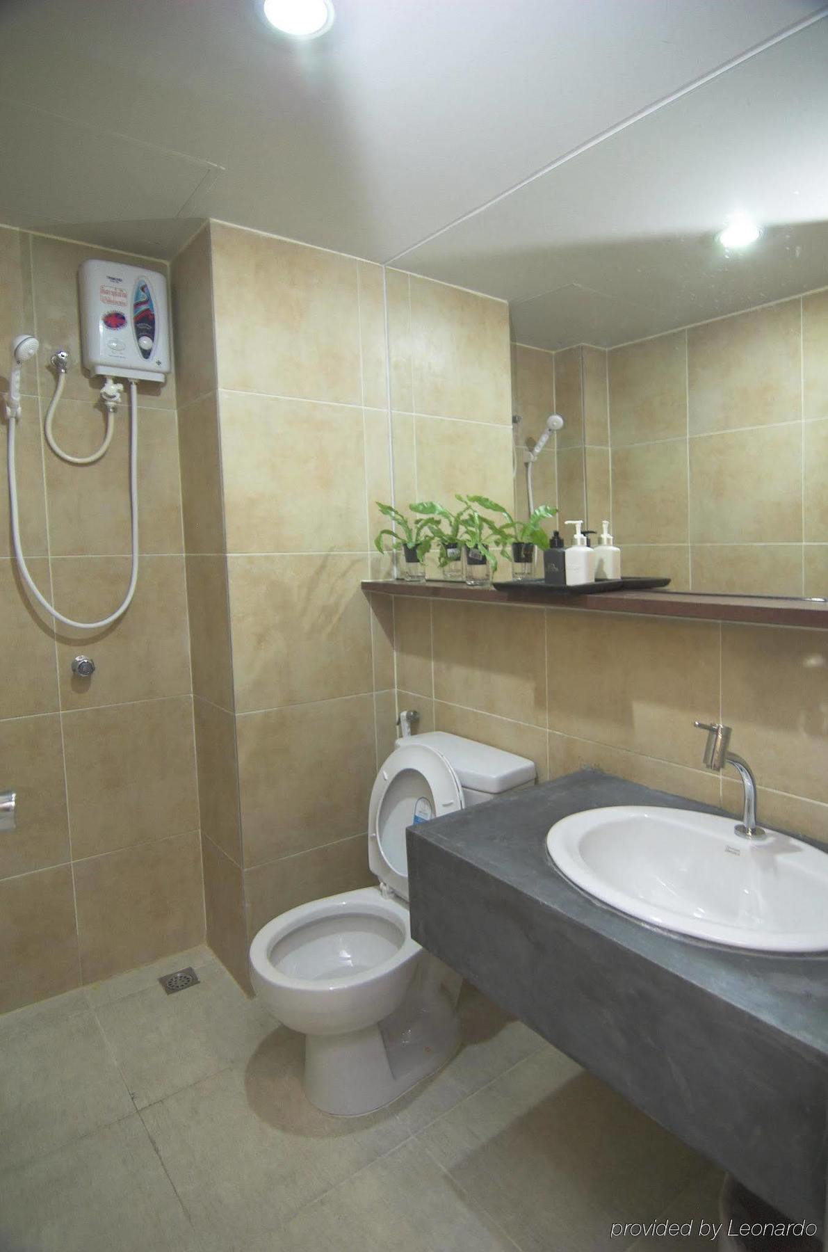 Rome Place Hotel Phuket Esterno foto