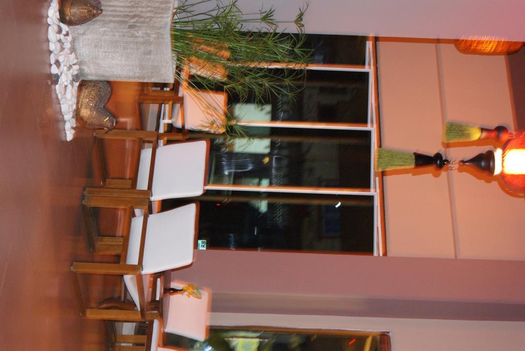 Rome Place Hotel Phuket Esterno foto