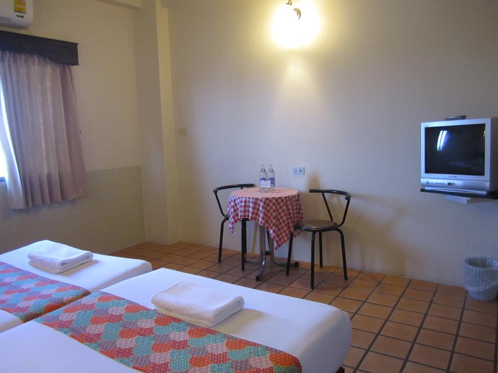 Rome Place Hotel Phuket Esterno foto