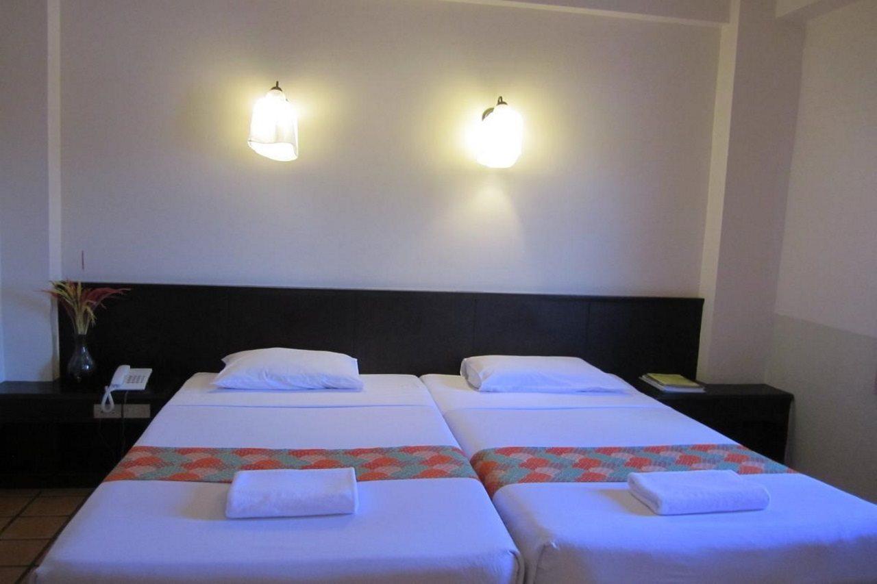Rome Place Hotel Phuket Esterno foto