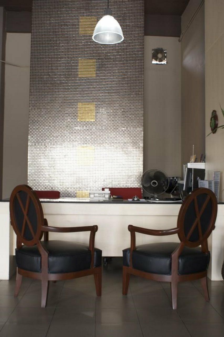 Rome Place Hotel Phuket Esterno foto