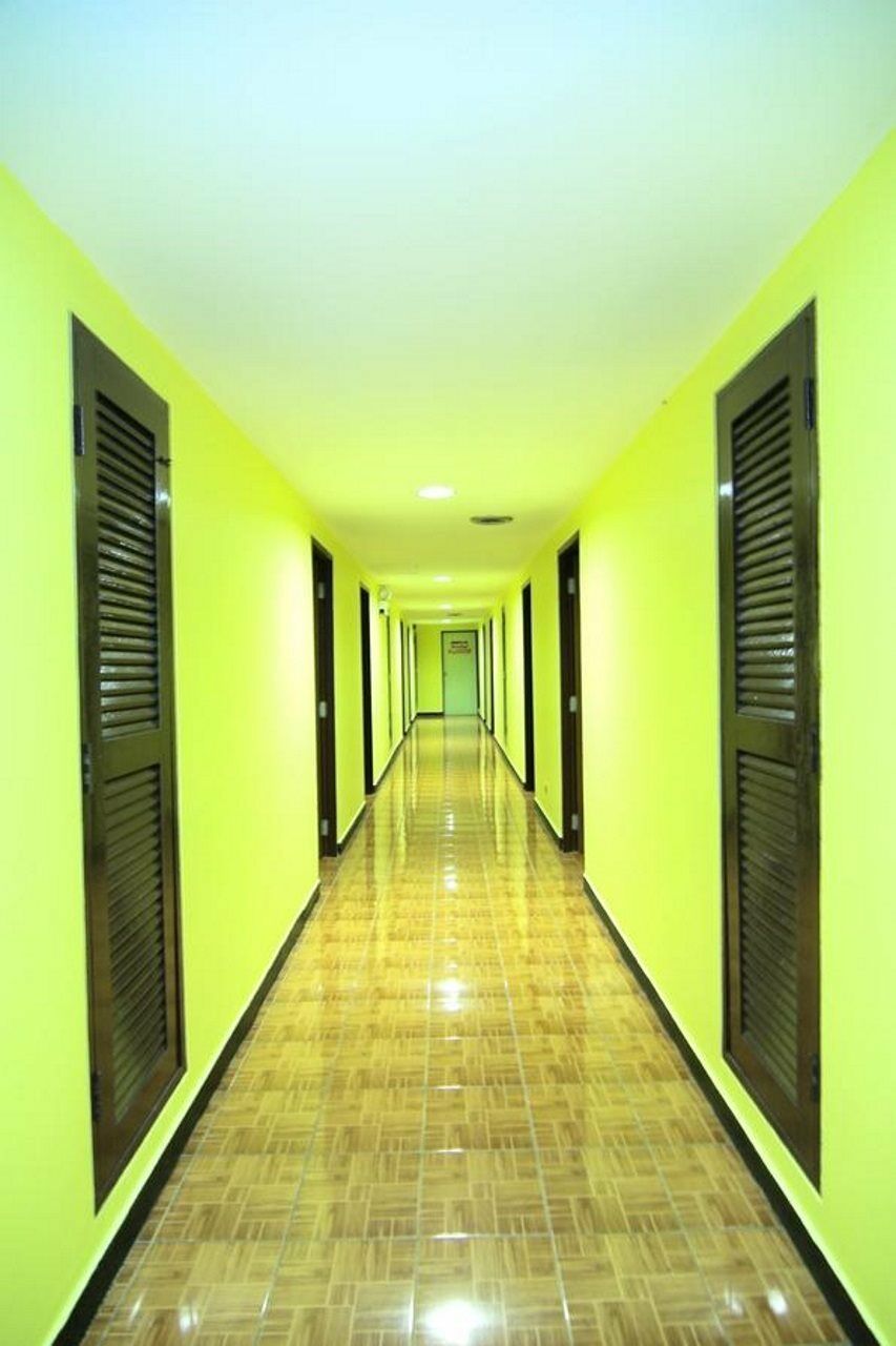 Rome Place Hotel Phuket Esterno foto