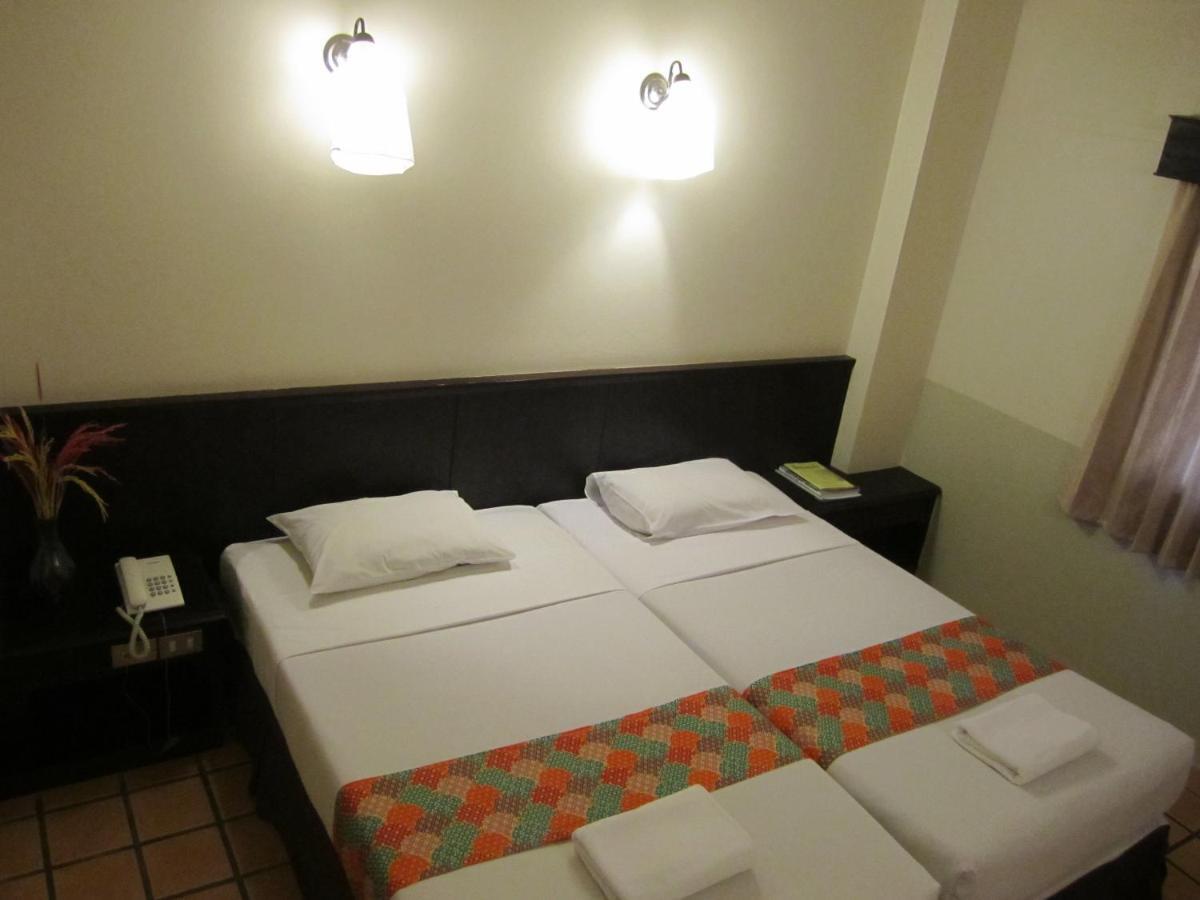 Rome Place Hotel Phuket Esterno foto